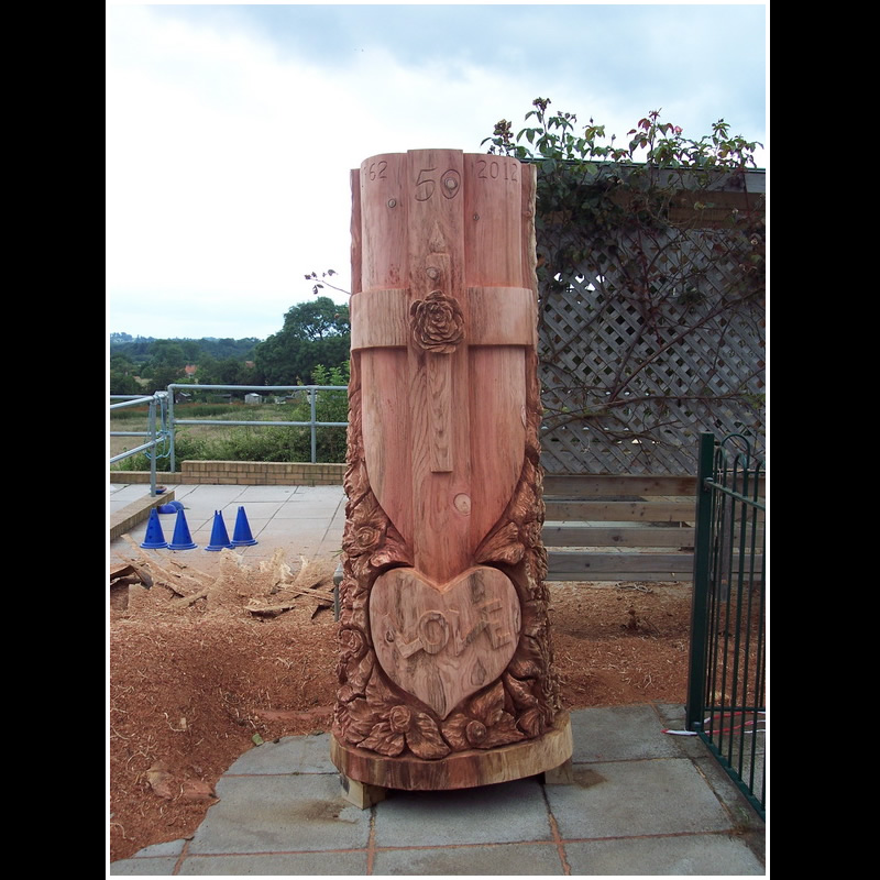 Chainsaw carving