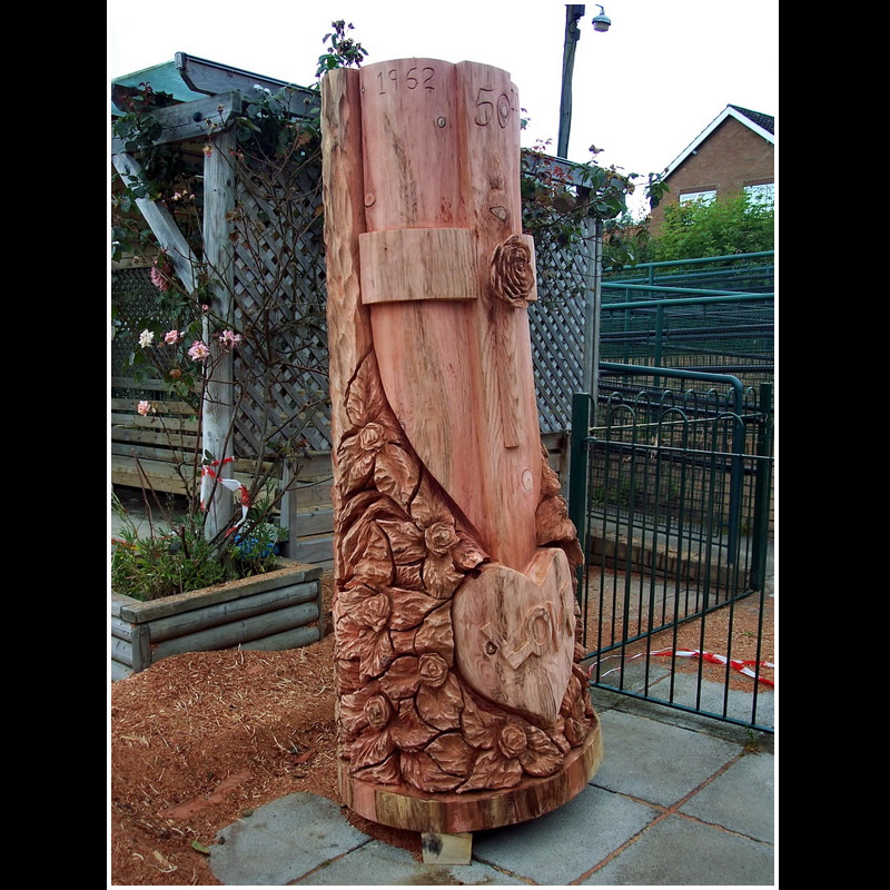 Chainsaw carving