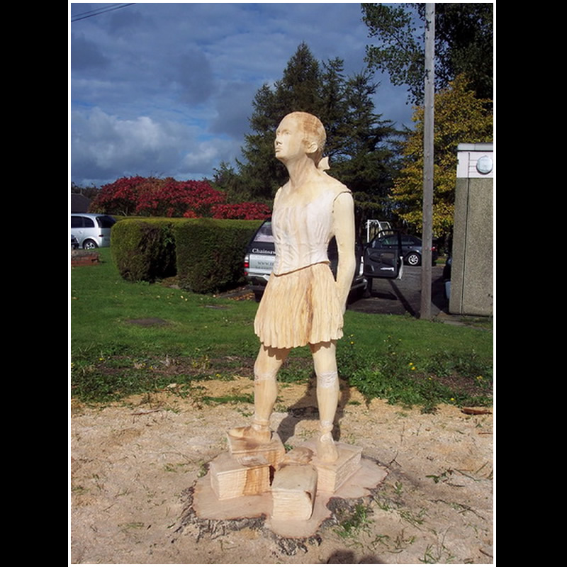 Chainsaw carving