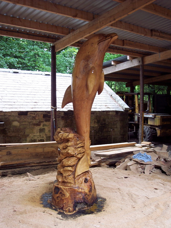 Chainsaw carving