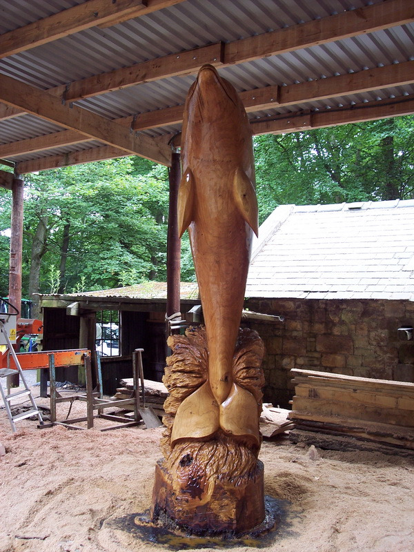 Chainsaw carving