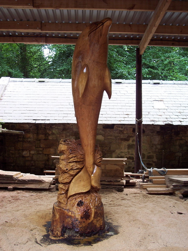 Chainsaw carving