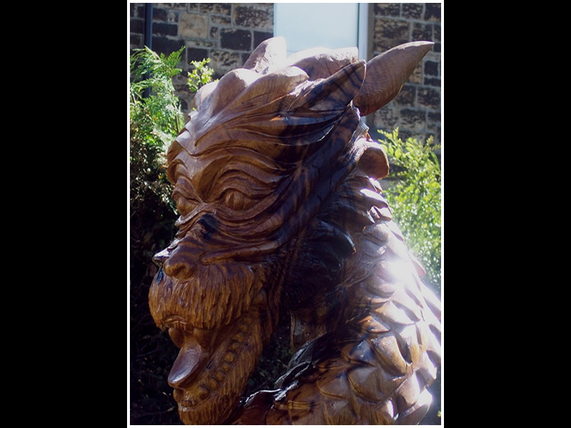 picture of korean dragon carving