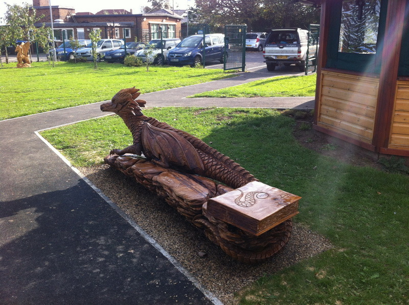 Chainsaw carving