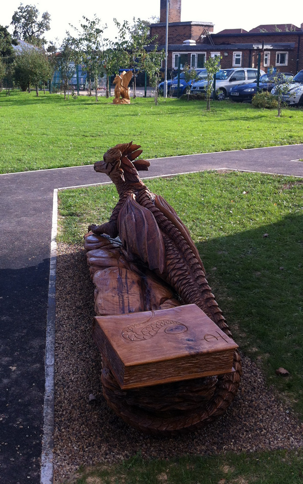 Chainsaw carving