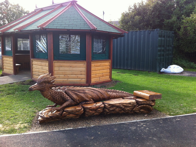 Chainsaw carving