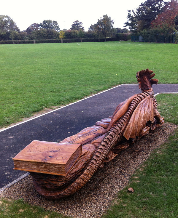 Chainsaw carving