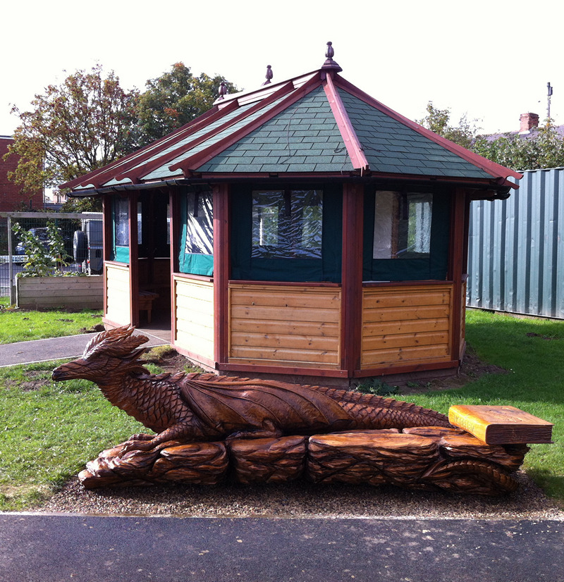 Chainsaw carving