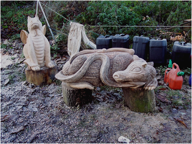 picture of dragons carving