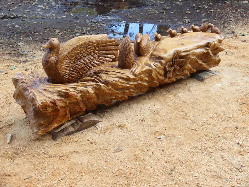 Chainsaw carving