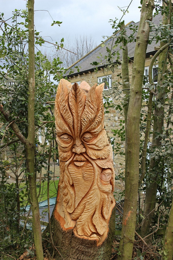 Chainsaw carving