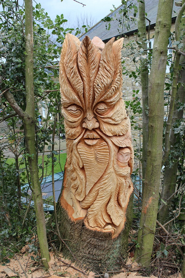 Chainsaw carving