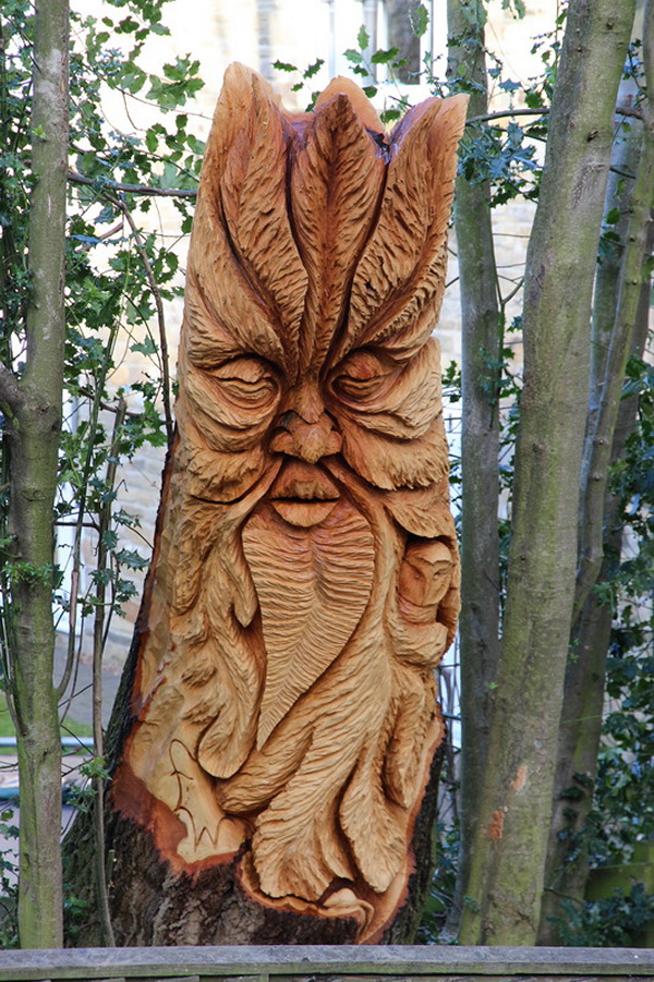 Chainsaw carving