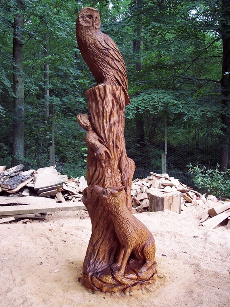 Chainsaw carving