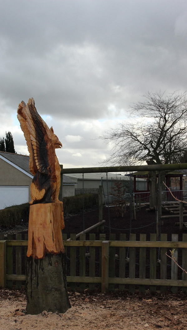 Chainsaw carving