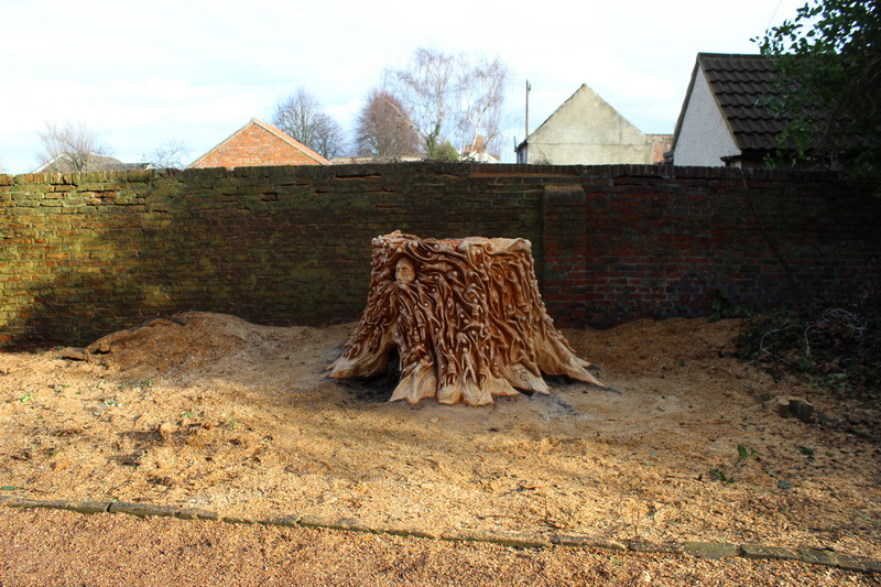 Chainsaw carving