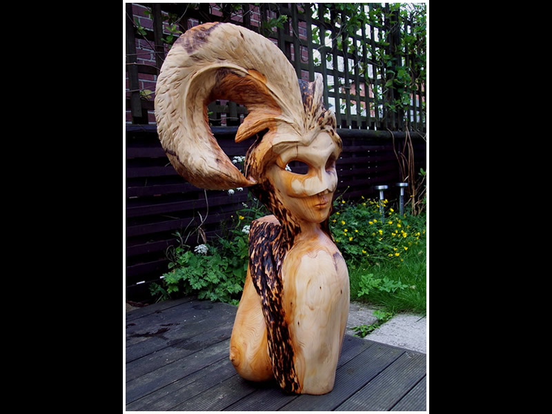 picture of venetian mask carving