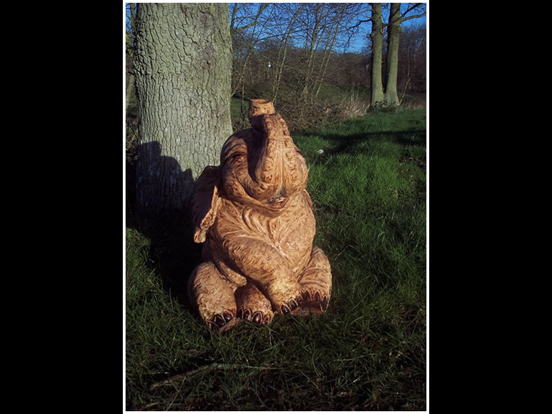 picture of elephant carving