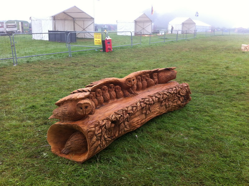 Chainsaw carving
