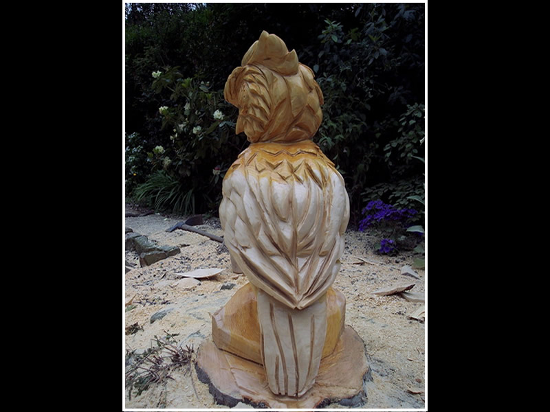 picture of owl carving