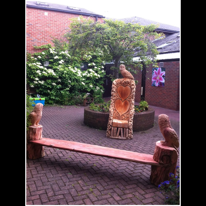 Chainsaw carving