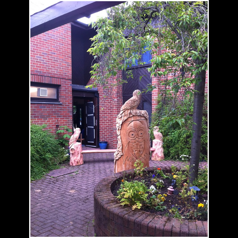 Chainsaw carving