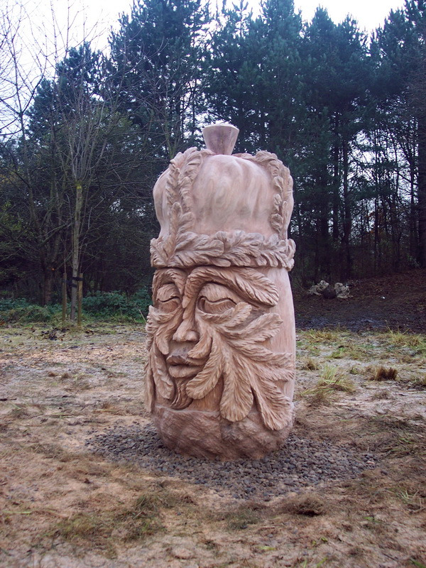 Chainsaw carving