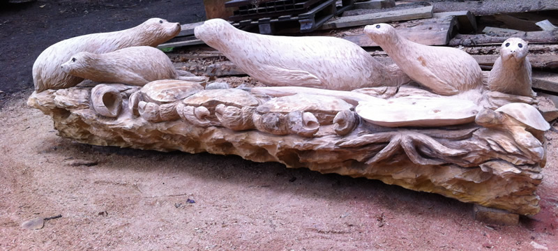 Chainsaw carving