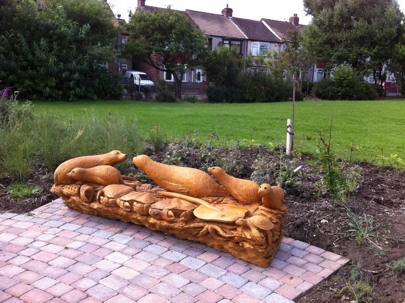 Chainsaw carving