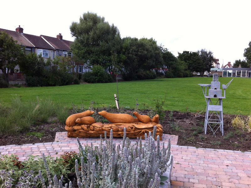 Chainsaw carving