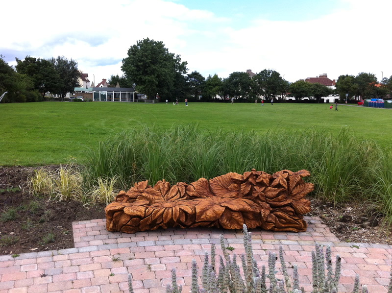 Chainsaw carving