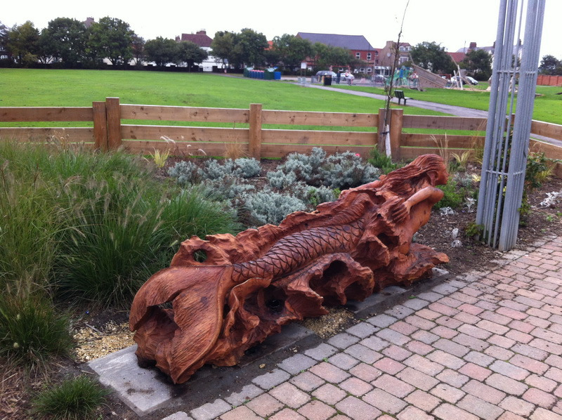 Chainsaw carving