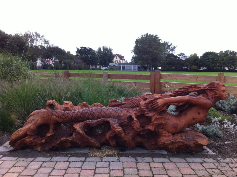 Chainsaw carving