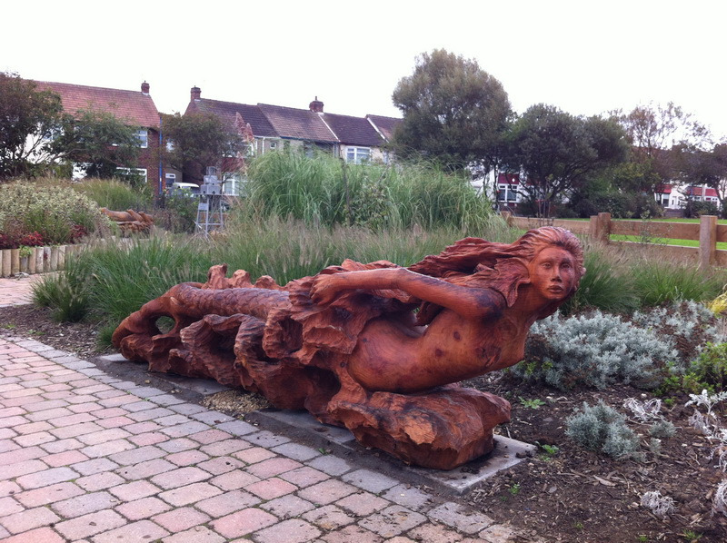 Chainsaw carving