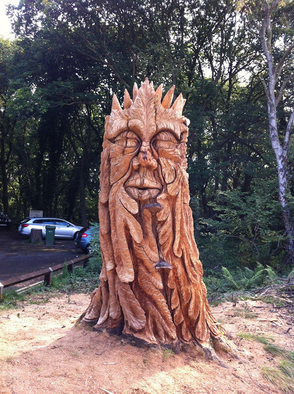 Chainsaw carving