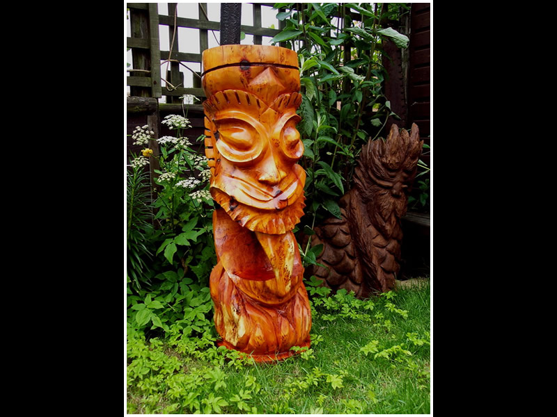 picture of tiki carving