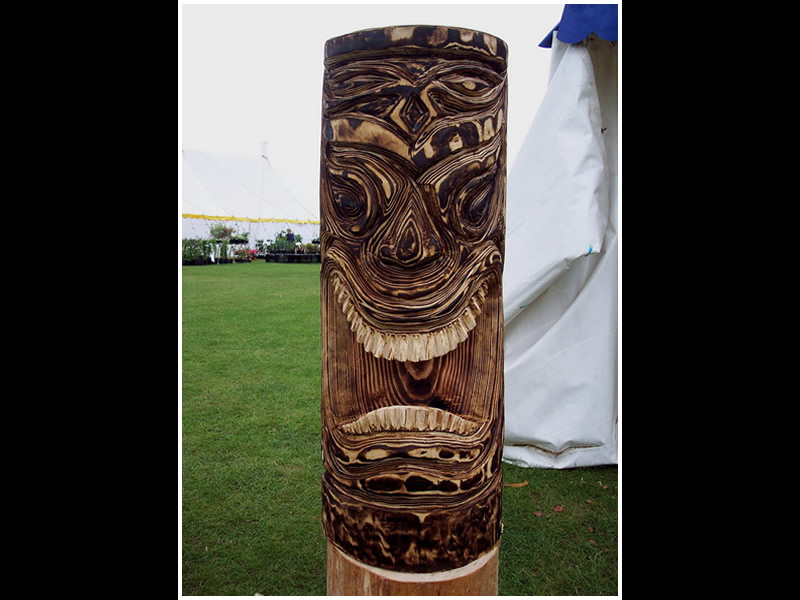 picture of tiki carving