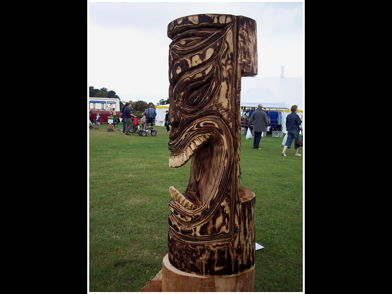 picture of tiki carving