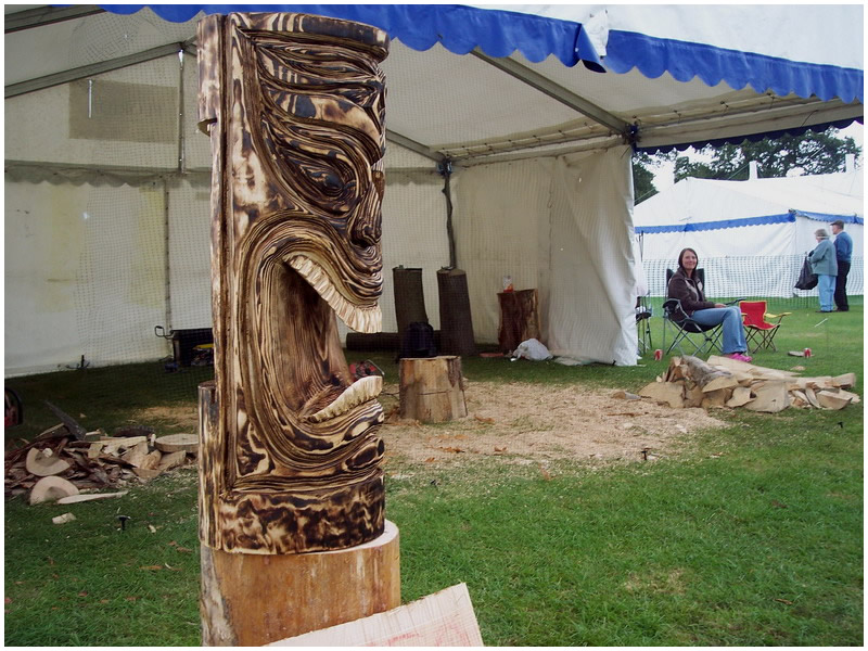 picture of tiki carving