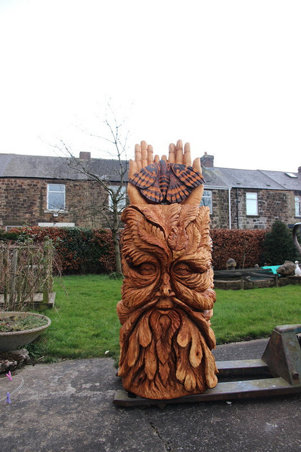 Chainsaw carving